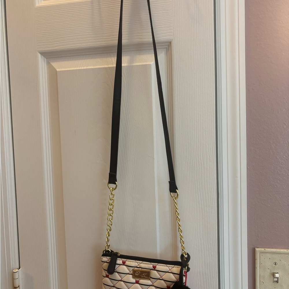 Chic Quilted Crossbody Bag - Black and Cream